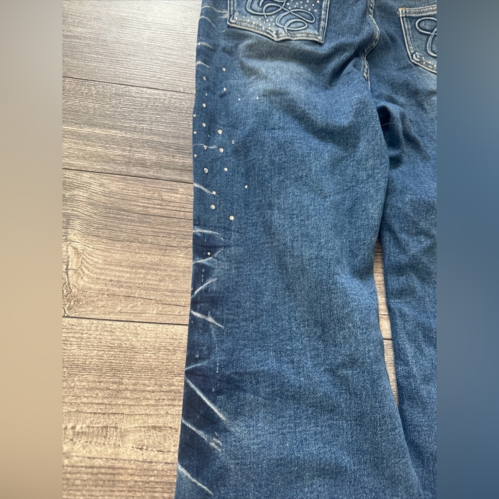 Women’s Outcast Jeans With Rhinestones And Bleach Detail Size M Frayed Hem - Picture 12 of 15